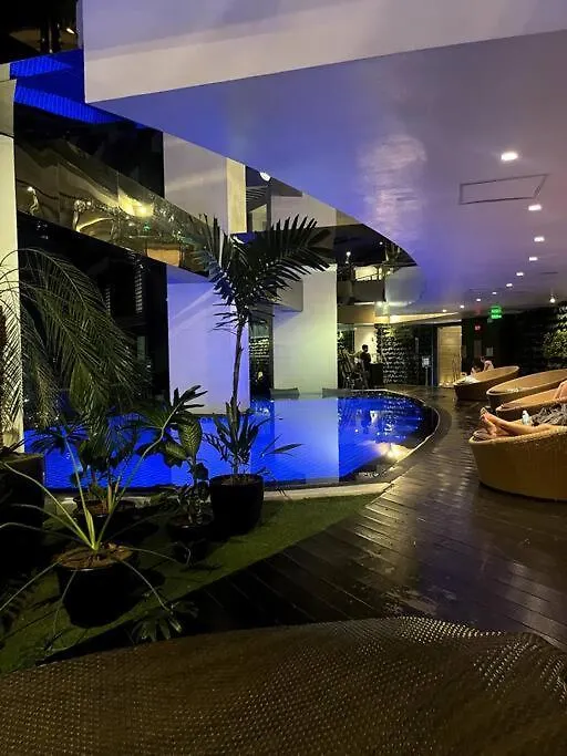 Cozy & Spacious 2Br Penthouse In Makati Manila