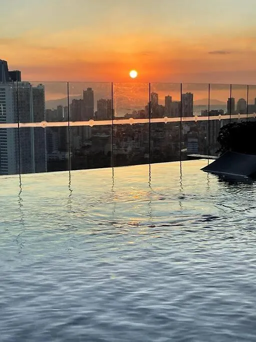 Cozy & Spacious 2Br Penthouse In Makati Manila 0*,  Philippines