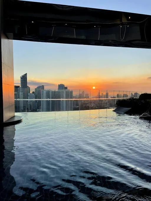 Cozy & Spacious 2Br Penthouse In Makati مانيلا 0*,  الفلبين